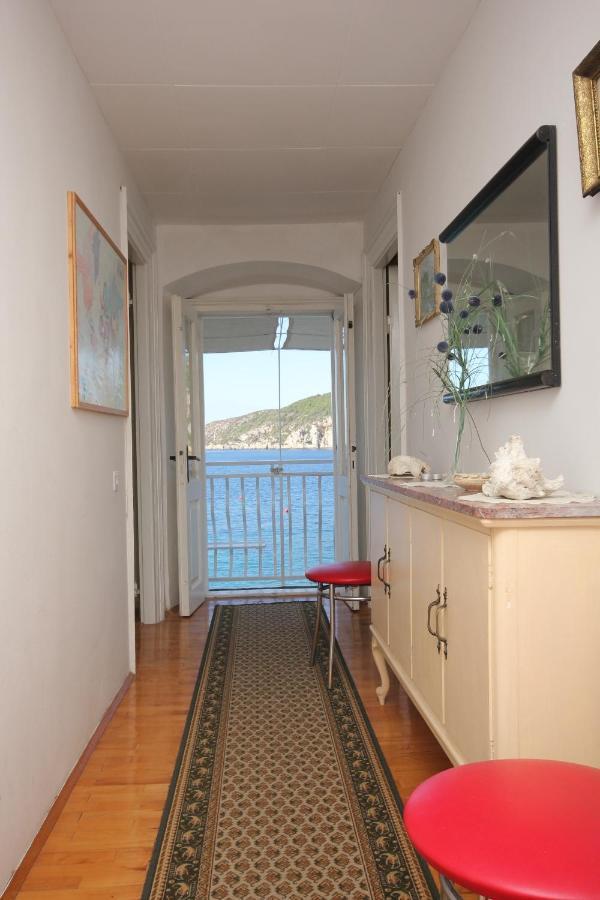 Apartments And Rooms By The Sea Komiza, Vis - 2431 Exterior foto