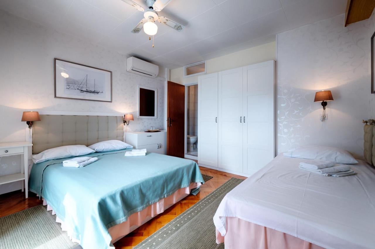 Apartments And Rooms By The Sea Komiza, Vis - 2431 Exterior foto